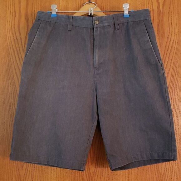 EUC Volcom Gray Men's Chino Shorts Sz 33 - Picture 1 of 9